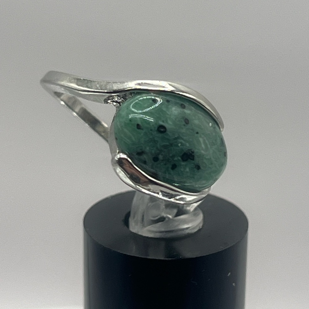 Brand New Siberian Nephrite Jade Silver Ring